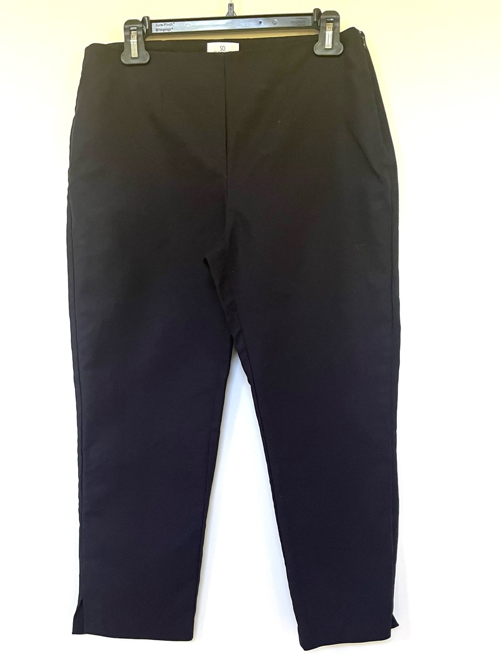 Chicos ~So Slim Crop Capris ~ Black ~ Chicos Size 0 - US Size 4 - 6